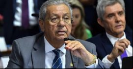 Ministro garante a Jayme Campos conclus